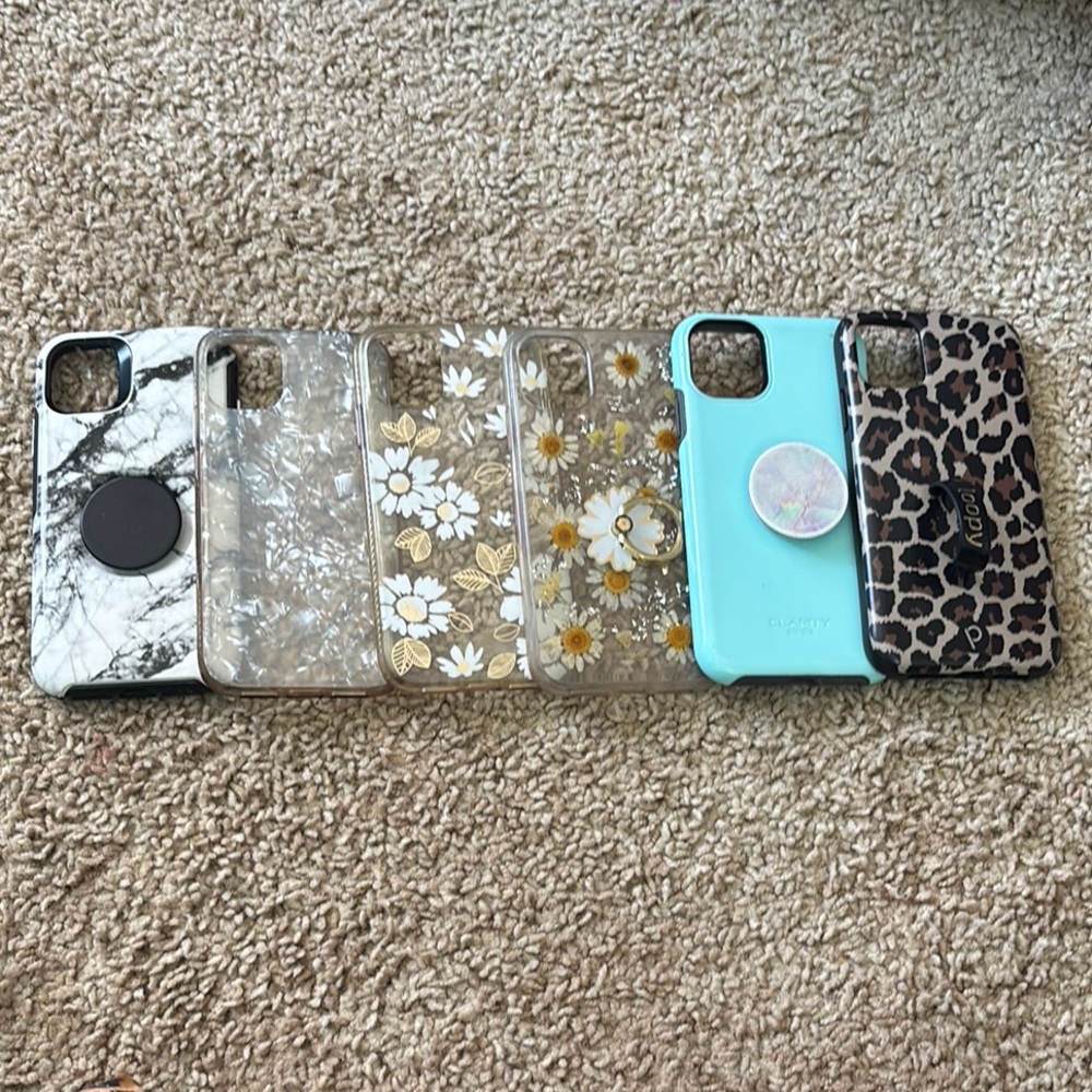 Lot of IPhone 11 Cases